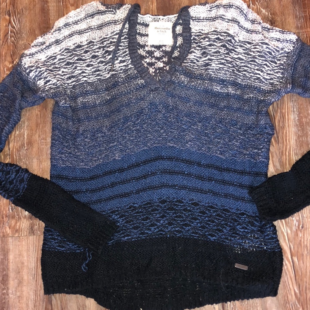 A&F sweater - Picture 3 of 4